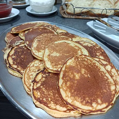 Alkyonis アパートホテル